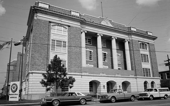 Municipal Building, Texas Boulevard at Third Street, Texarkana, Bowie, TX