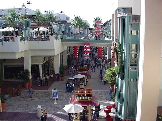 Fashion Valley Mall - 1999-12-05 Christmas shopping in San Diego, California, USA